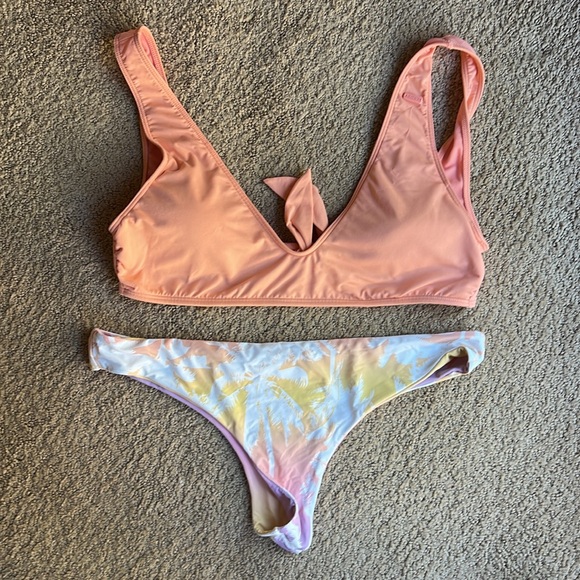 Roxy swim set, large top, x-large bottoms - Picture 7 of 10